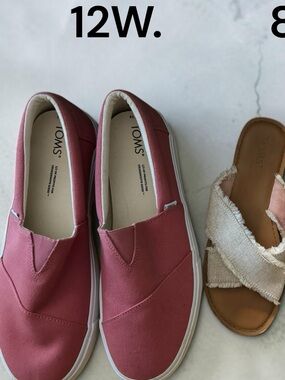 Toms Women's Natural Fênix slip-on.